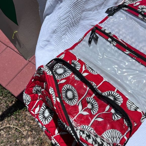 Vera Bradley travel case - Picture 6 of 10